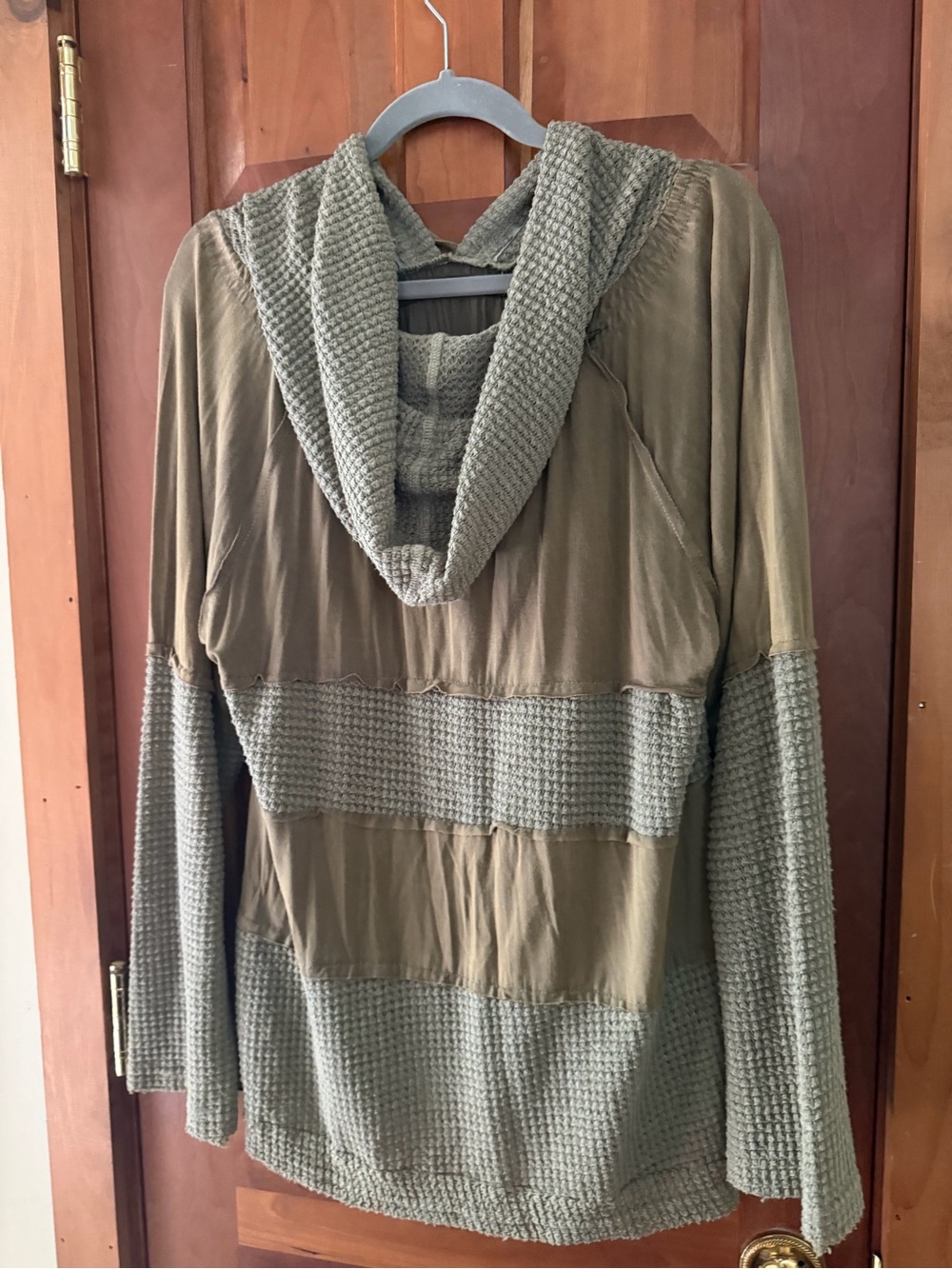 POL Boho Olive Green Knit-Paneled Tunic with Tie Neck - Picture 4 of 4